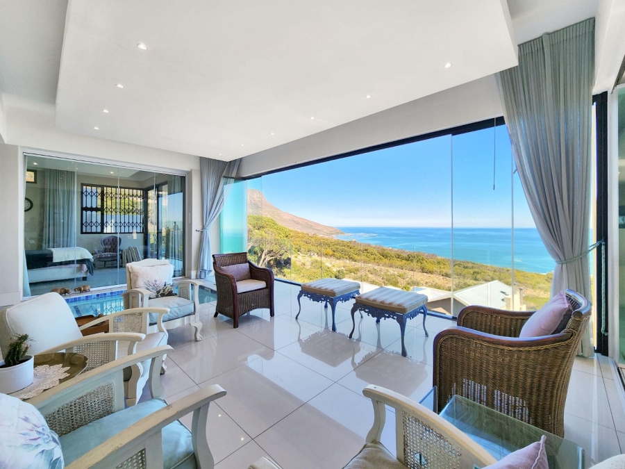 11 Bedroom Property for Sale in Camps Bay Western Cape